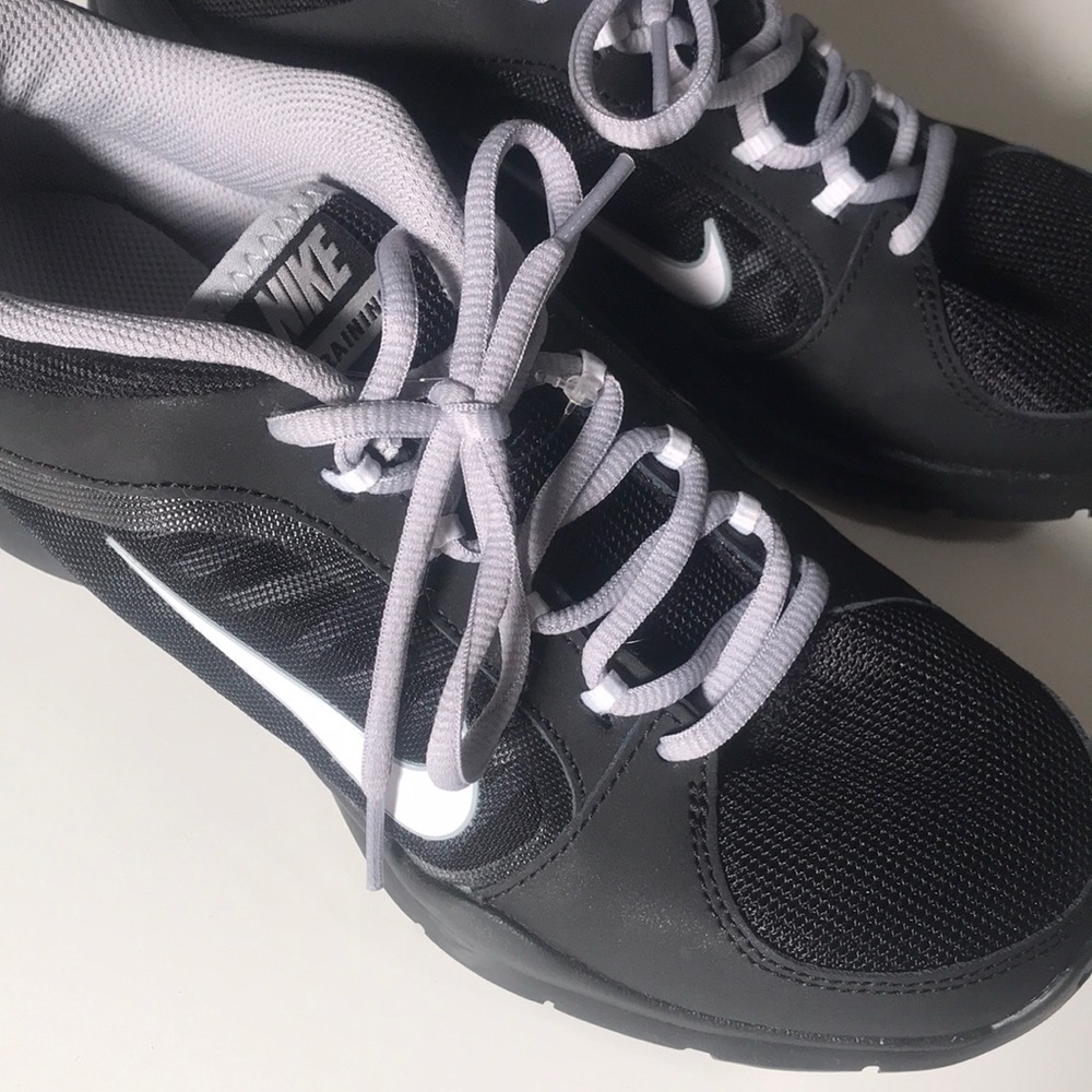 Nike training tennis women’s 8.5 new without a tag